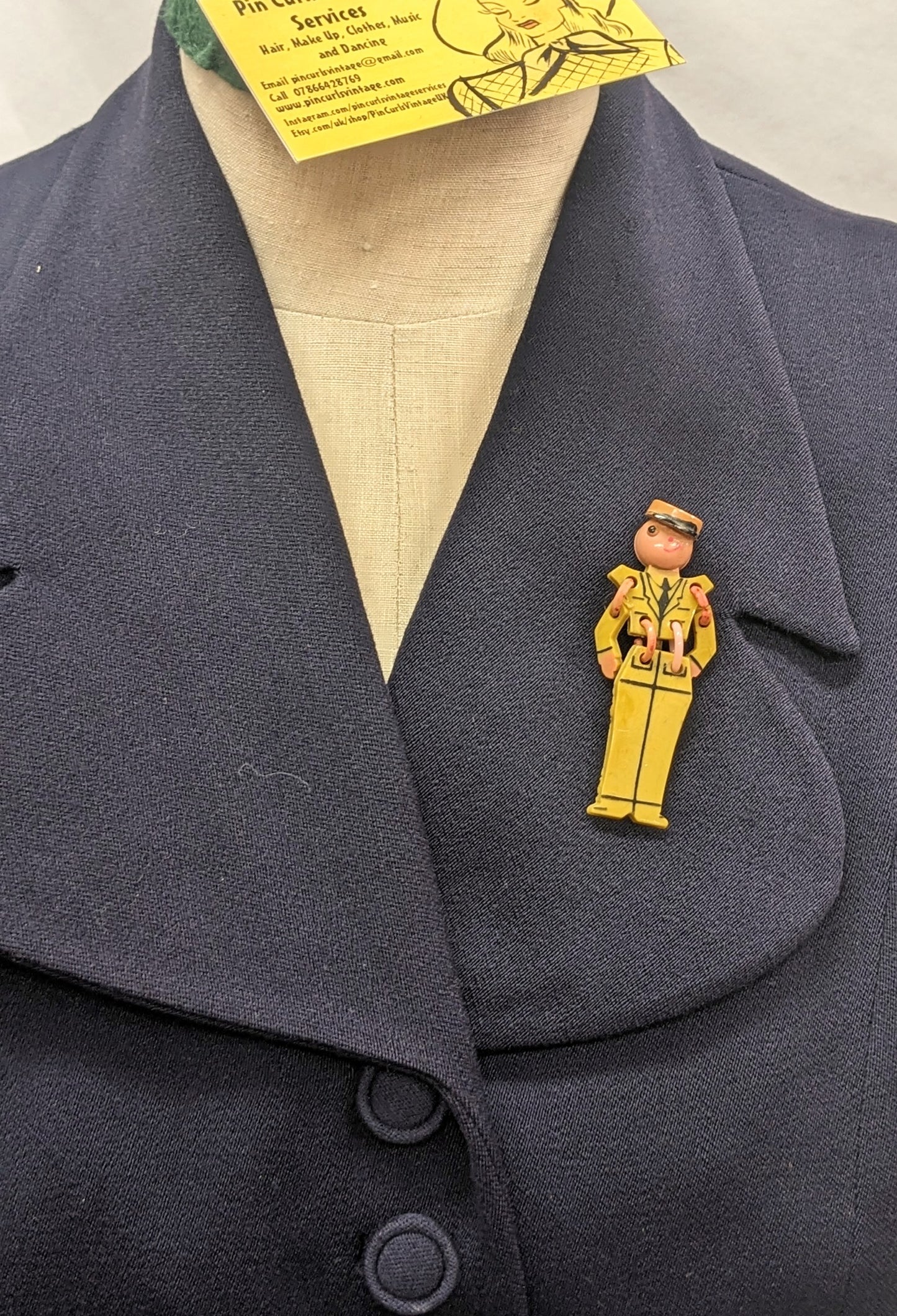 1940s American Buddy Brooch