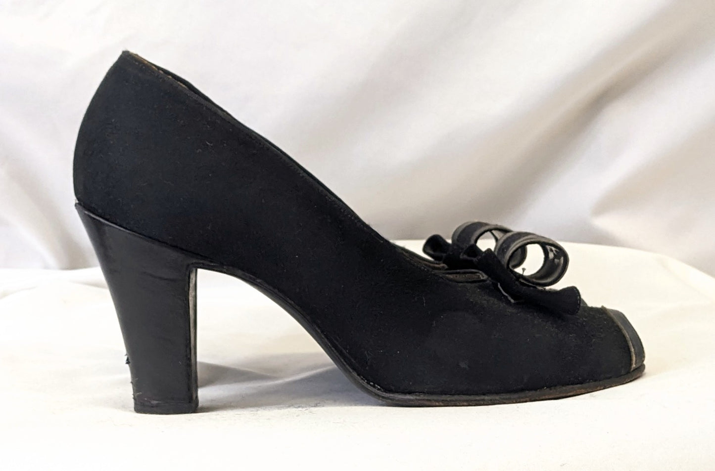 1940s Black Peep Toe Heels